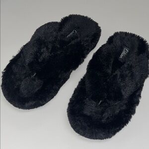 Cobian Black Plush Faux-Fur Flip Flop Slippers Size 7